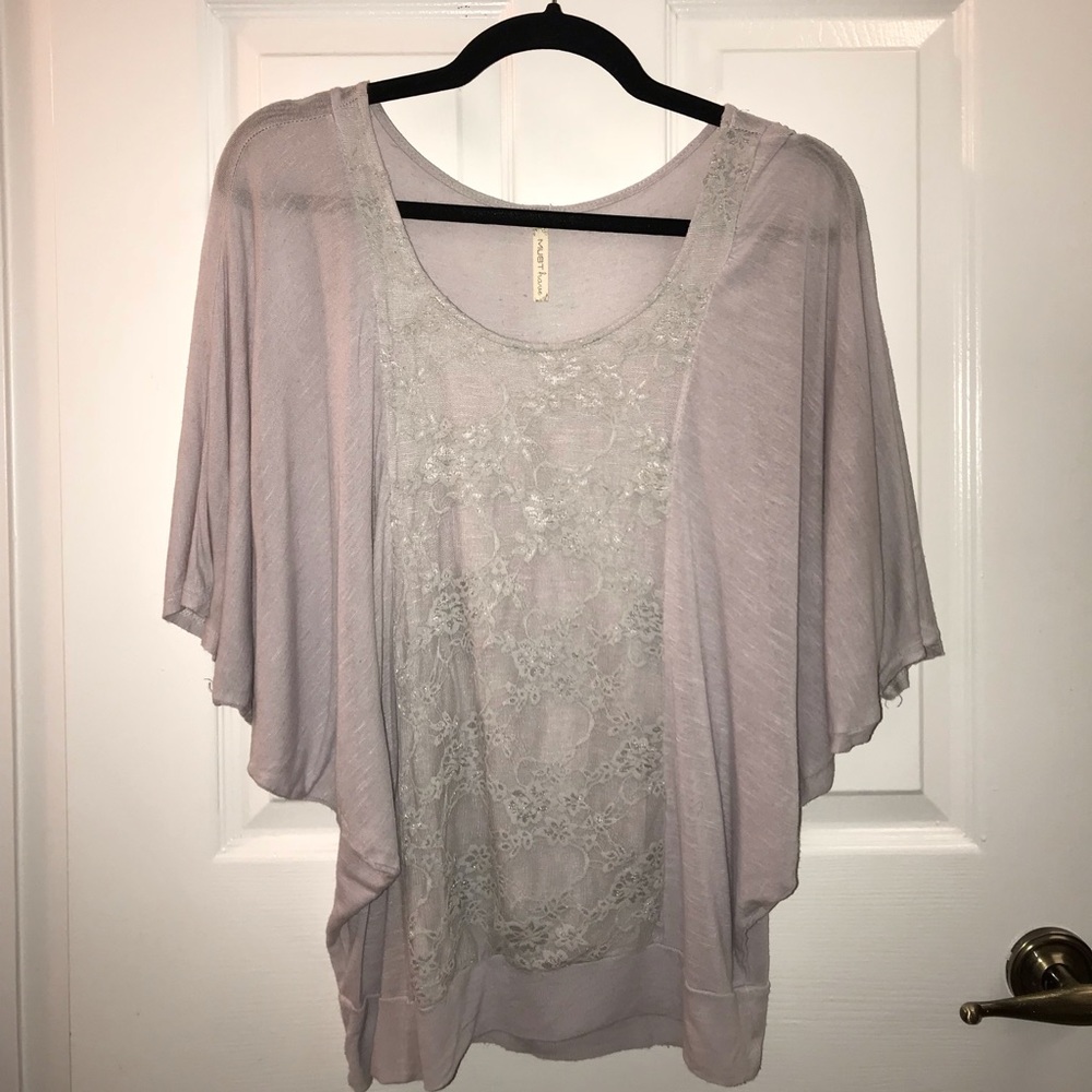 SOLD ❌  Lavender Lace Flowy Top